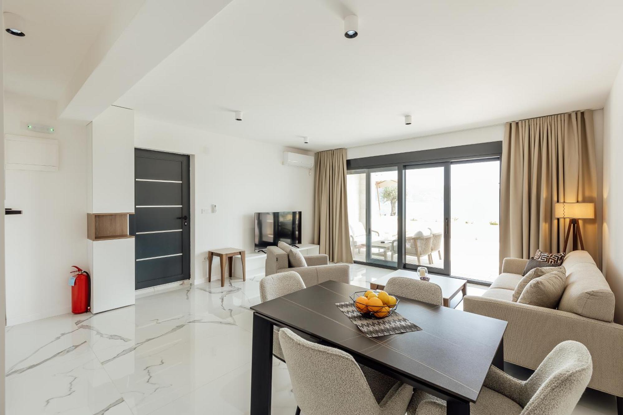Savina Beachfront Oasis Херцег-Нови Экстерьер фото