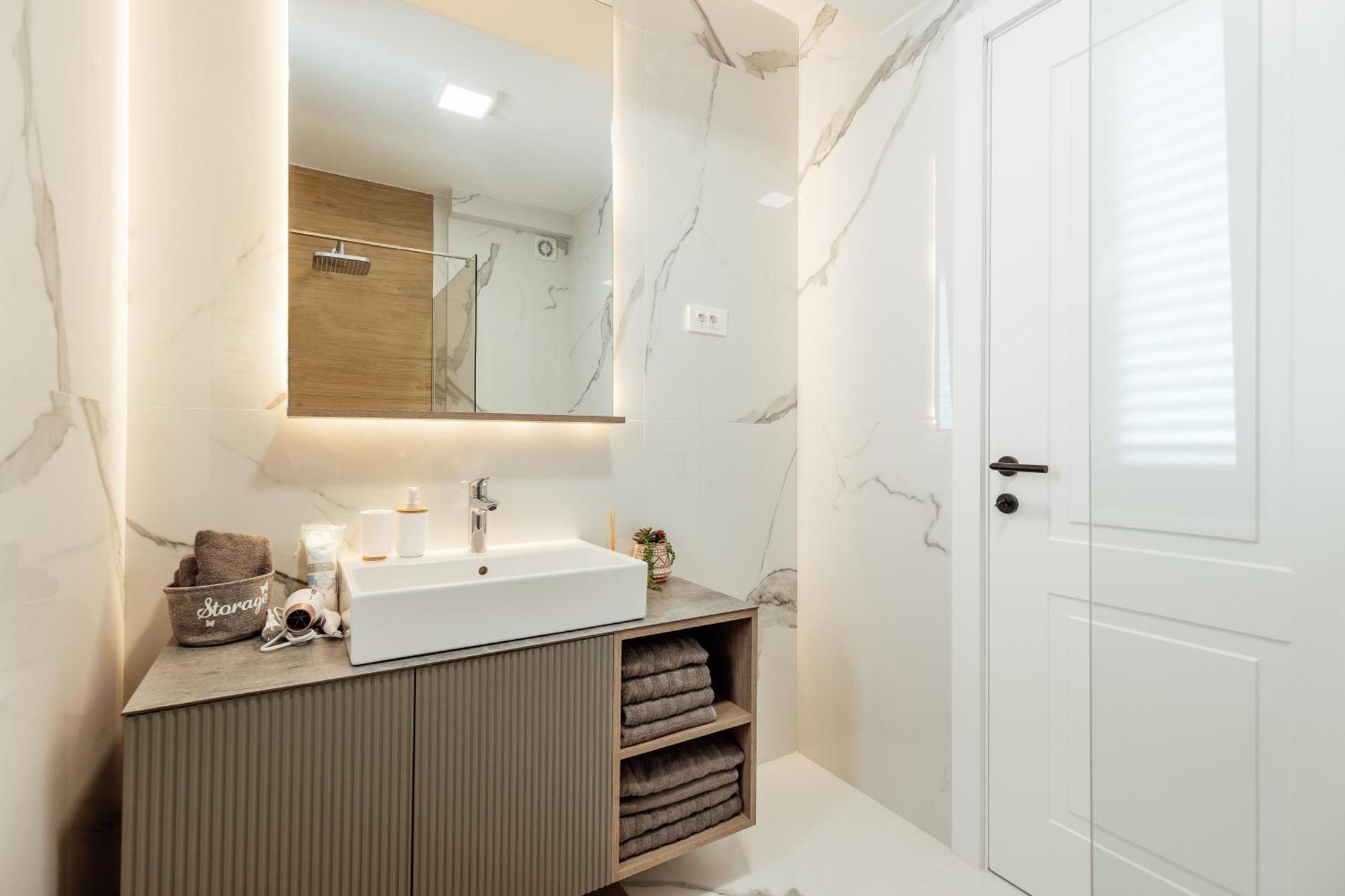 Savina Beachfront Oasis Херцег-Нови Экстерьер фото