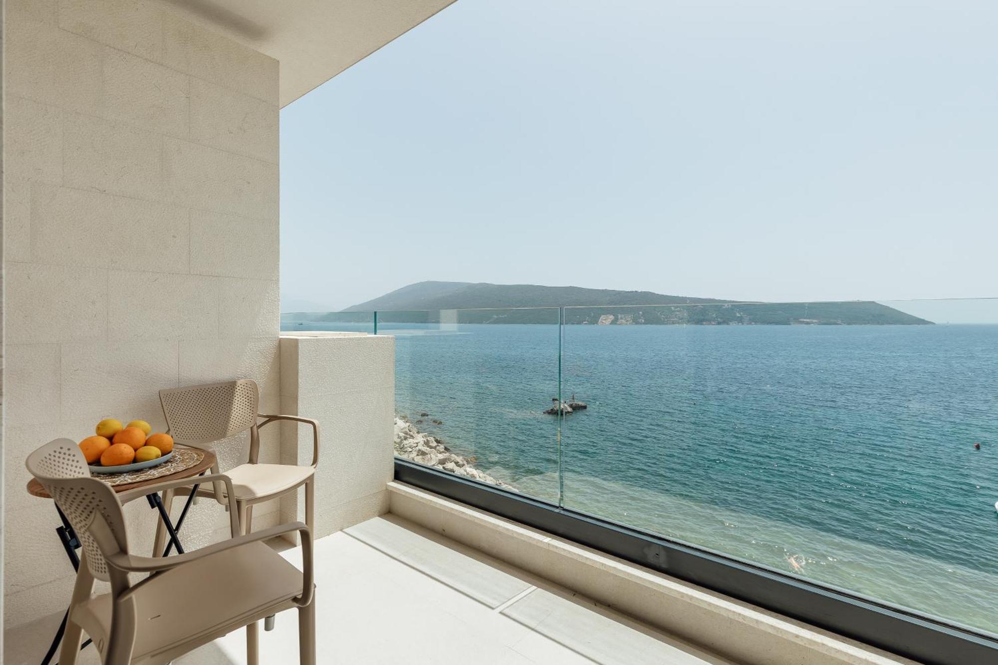 Savina Beachfront Oasis Херцег-Нови Экстерьер фото