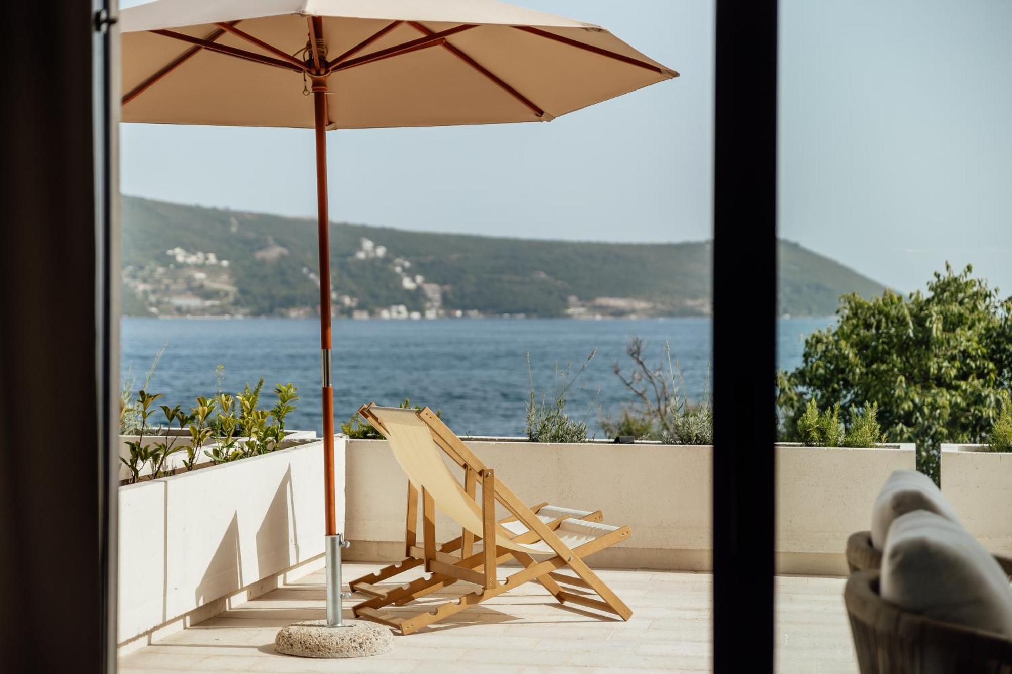 Savina Beachfront Oasis Херцег-Нови Экстерьер фото