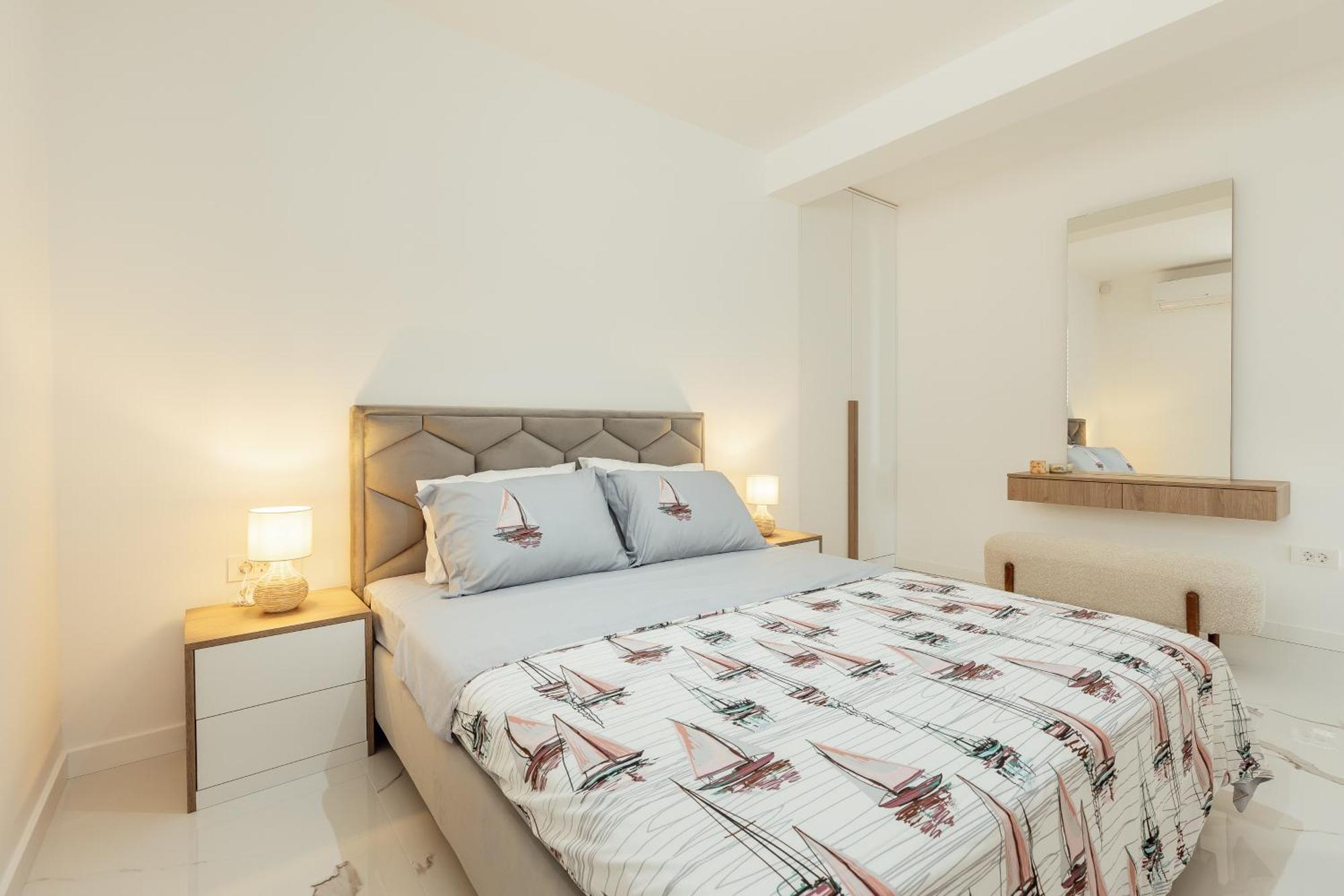 Savina Beachfront Oasis Херцег-Нови Экстерьер фото